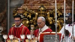 2025.11.03 Santa Messa in suffragio del defunto Papa Francesco e dei Cardinali e Vescovi defunti nel corso dellâ  anno