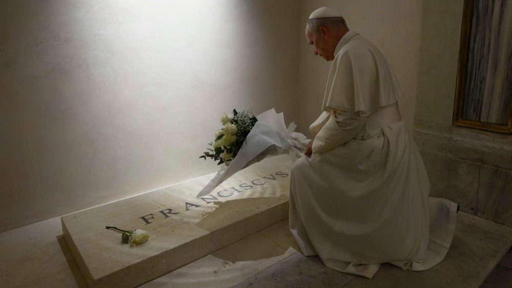 Papa Leoni XIV te varri i Françeskut në Bazilikën e Zojës së Madhe, Santa Maria Maggiore, 3 nëntor 2025
