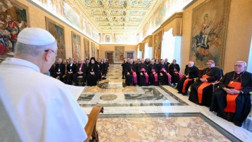 Il Papa: accogliere nuove voci e culture nell'Europa segnata dagli echi delle guerre