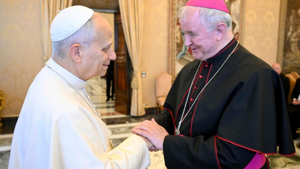 La Leon al XIV-lea, arhiepiscopul mitropolit Aurel Percă