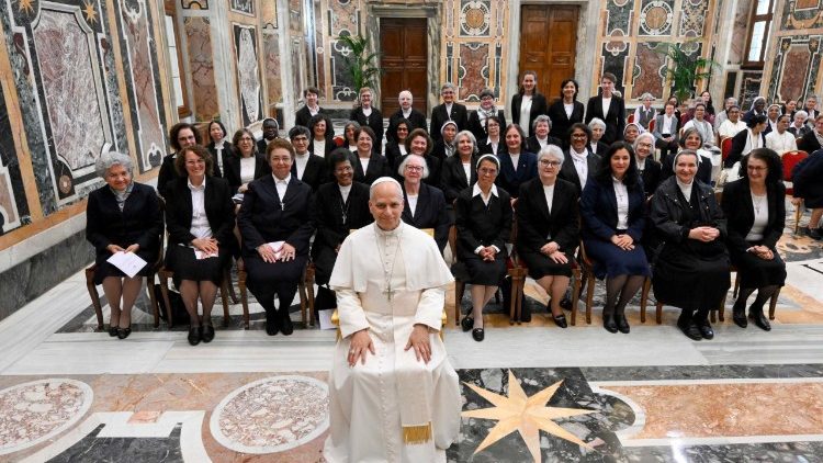 Audiencia del Papa León XIV a las participantes en los Capítulos Generales de las Religiosas de Jesús-María y de las Misioneras de San Carlos Borromeo, Scalabrinianas