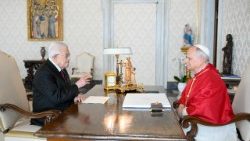 Mahmoud Abbas v rozhovore s pápežom