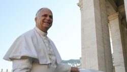 2025.11.08 Leon XIV podczas jednej z audiencji jubileuszowych