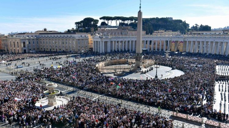 Lapkričio 9-ąją popiežius Leonas vadovavo vidudienio maldai Šv. Petro aikštėje 