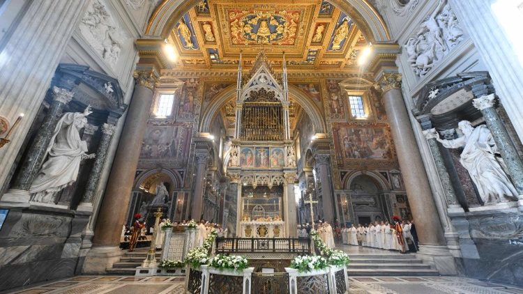 Լատերանեան տաճարի օծման տօնի հանդիսաւոր Սուրբ պատարագ