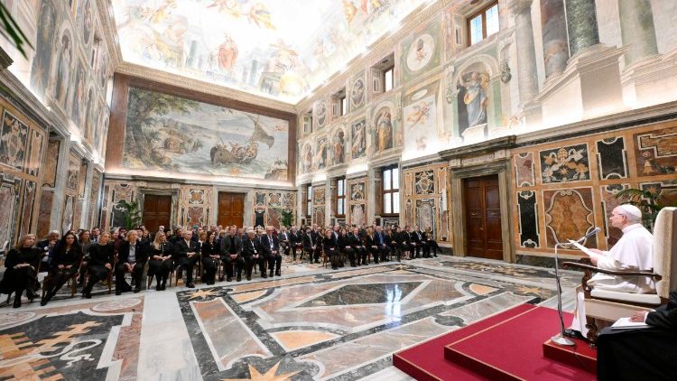 "Samo z vzgojnim, etičnim in odgovornim pristopom lahko zagotovimo, da umetna inteligenca služi kot zaveznik in ne grožnja pri rasti ter razvoju otrok in mladostnikov."