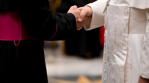 Russo: i diplomatici della Santa Sede, non funzionari ma pastori al servizio dei popoli