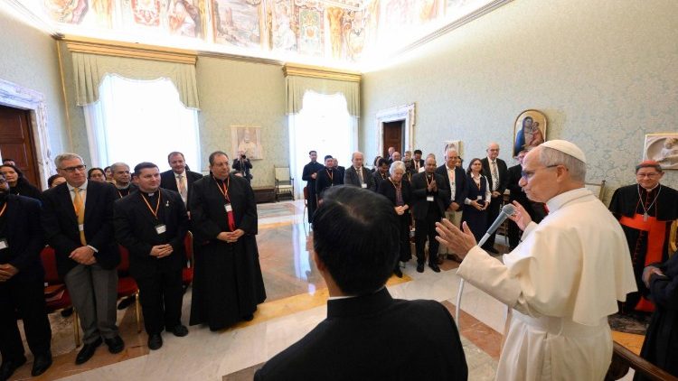Udienza del Papa al Comitato direttivo della Federazione Biblica Cattolica