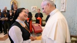 Leão XIV com os membros da Federação Bíblica Católica