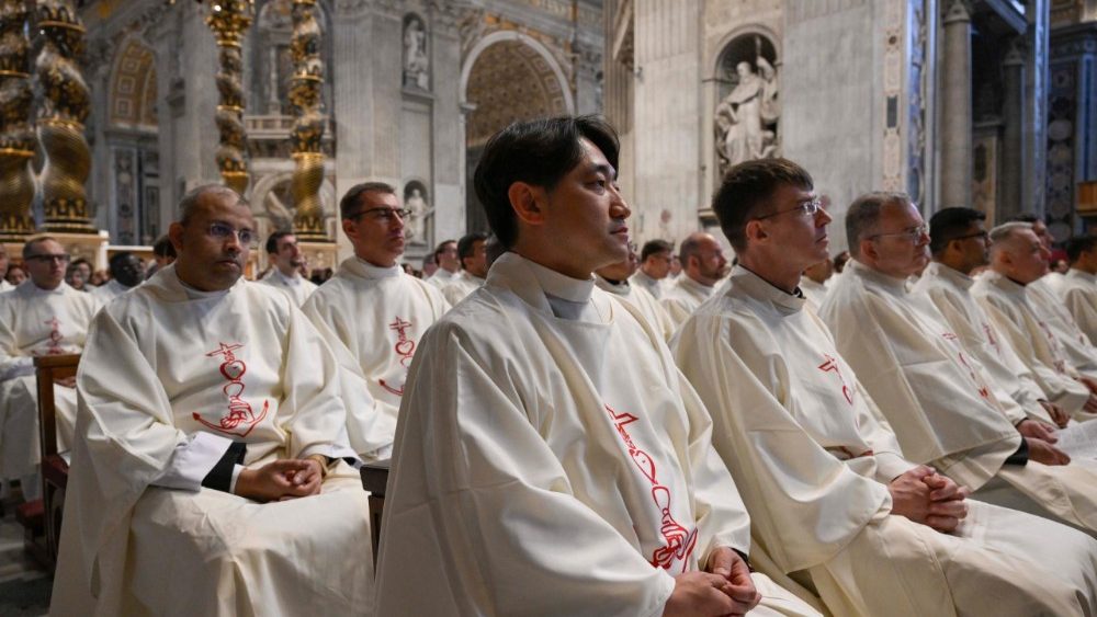 2025.11.17 Santa Messa per il personale di ruolo diplomatico della Santa Sede 