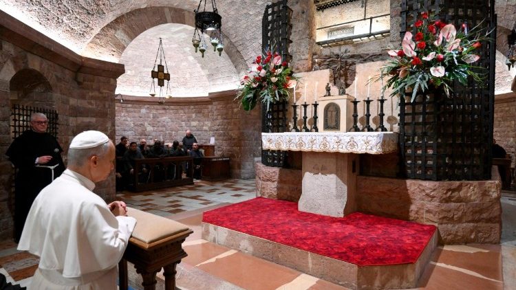 Návšteva hrobu sv. Františka v Assisi