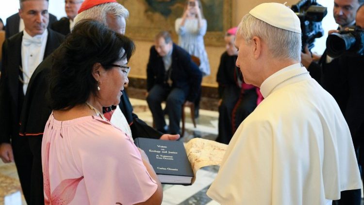 Папата с Каритас Интернационалис