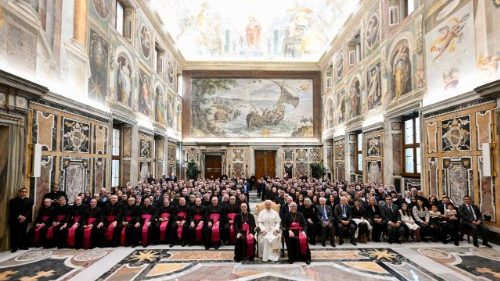 Папа: церковные суды на страже истины и блага семей