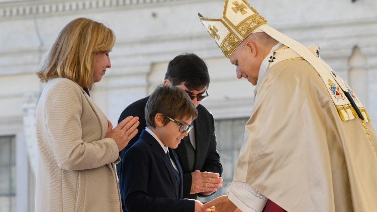 Familia ni Kanisa Dogo la Nyumba, shule ya sala, haki na amani