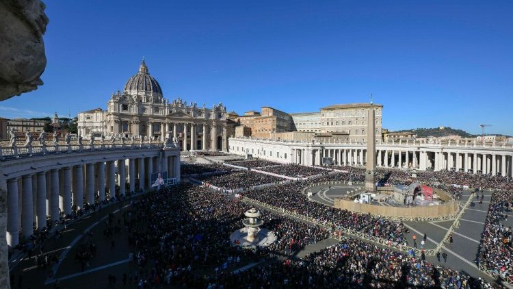 Uwanja wa Mtakatifu Petro kuutazama kwa juu.