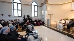 संत पापा लियो 14वें गरीबों की छोटी बहनों का शेल्टर होम में