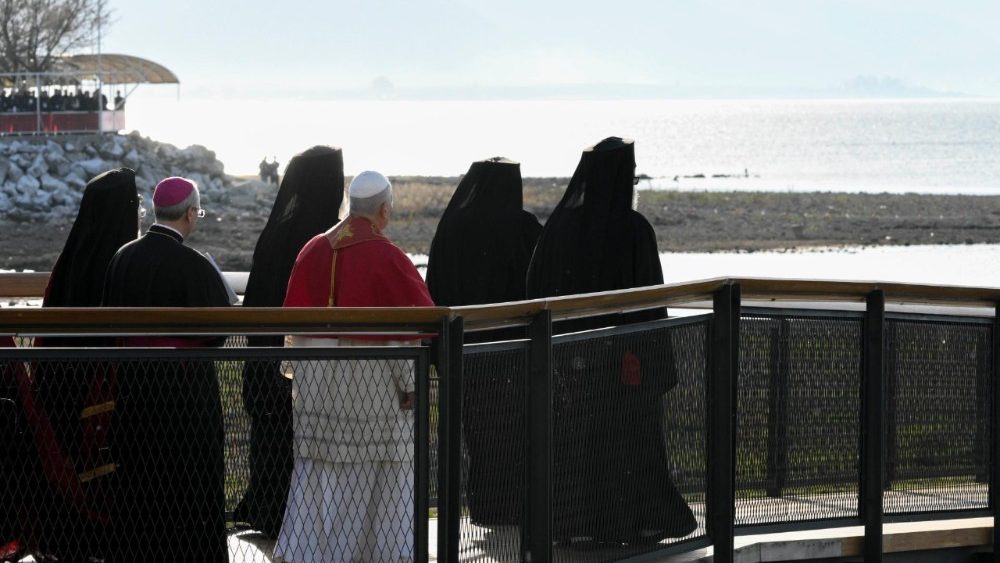 2025.11.28 Viaggio Apostolico in Turkiye - Incontro Ecumenico di Preghiera presso gli scavi archeologici dell’antica Basilica di San Neofito a Iznik