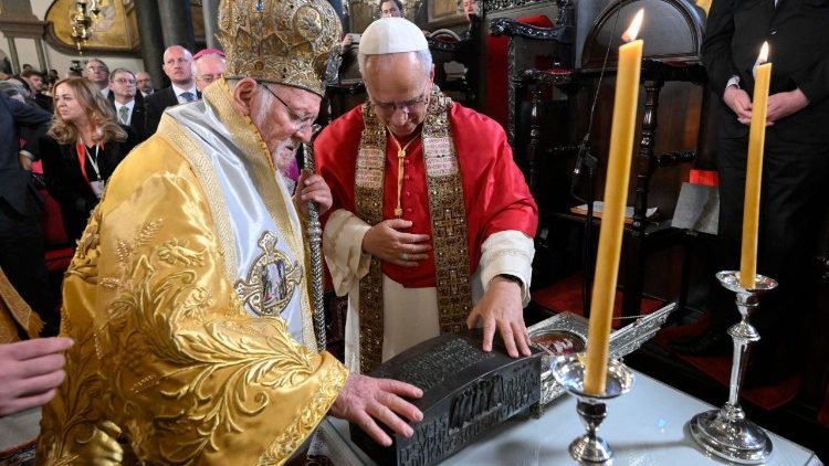 Папата с Патриарх Вартоломей в църквата "Свети Георги" в Истанбул