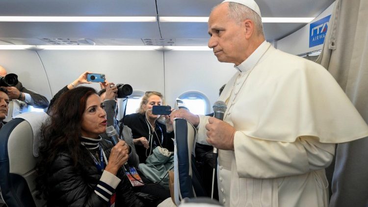 Diálogo del Santo Padre con los periodistas en el vuelo de Estambul hacia Beirut, domingo 30 de noviembre de 2025