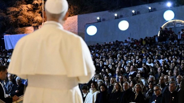 Il Papa incontra i giovani in Libano