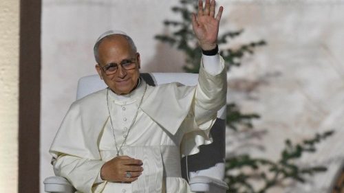 Lev XIV. k mladým : Využijte čas, pěstujete autentické vztahy