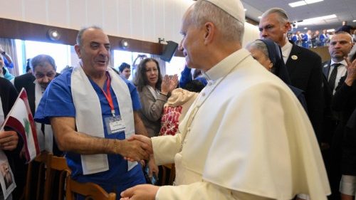 Papst besucht Klinik im Libanon: Die Schwächsten nicht vergessen
