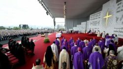 Dominika ya Furaha: Furaha ni tunda la amani, amani ni tunda la haki inayofumbatwa katika upendo, utulivu, wema, matendo adili na ustawi! 