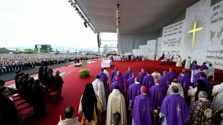 Dominika ya Furaha: Furaha ni tunda la amani, amani ni tunda la haki inayofumbatwa katika upendo, utulivu, wema, matendo adili na ustawi! 