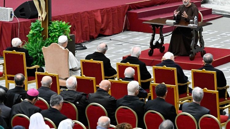 Kapuzinerpater Roberto Pasolini, Päpstlicher Hausprediger, bei seiner ersten Adventsmeditation am 5.12.2025 