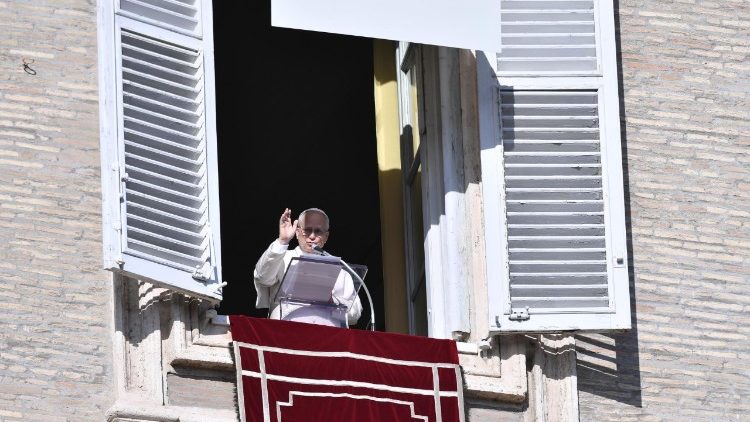 Lev XIV. při modlitbě Anděl Páně, 7. prosince 2025