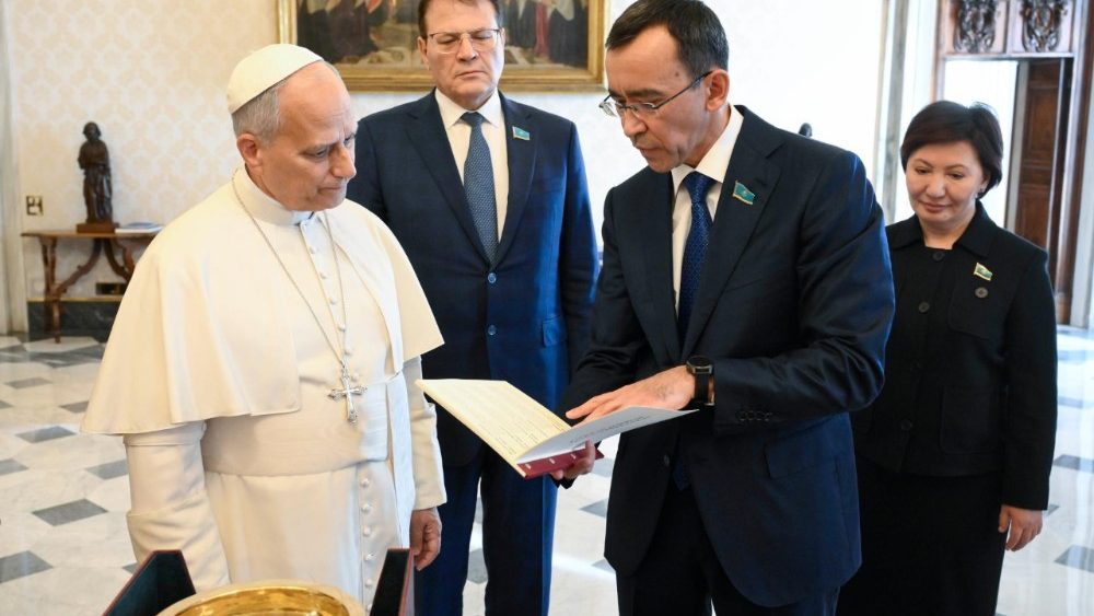 La Leon al XIV-lea, Maulen Ashimbayev, președinte al Senatului Kazahstanului 