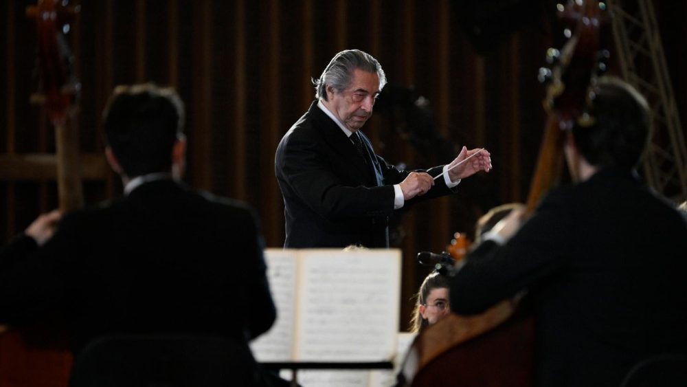 Riccardo Muti conducts a concert for Pope Leo
