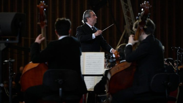 Concerto de Natal dirigido pelo maestro italiano Riccardo Muti