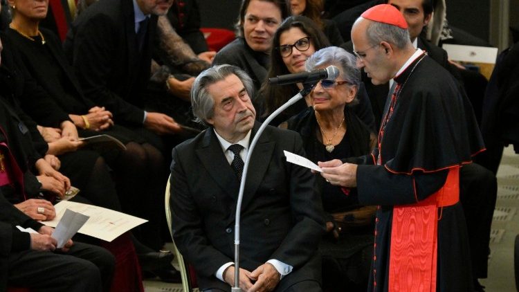 Il cardinale José Tolentino de Mendonça, Prefetto del Dicastero per la Cultura e l'Educazione, interviene dopo il Concerto.