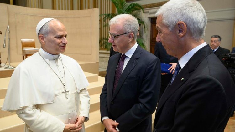Papa Leone XIV nell'udienza a dirigenti e funzionari dell'Intelligence Italiana