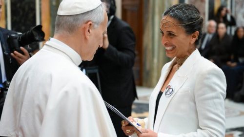 Papa: a m&uacute;sica &eacute; um lugar da alma que nos aproxima de Deus