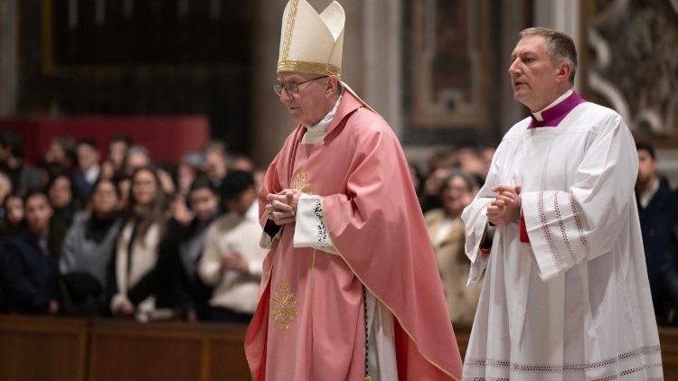 Kardinali Parolin akiadhimisha Ibada ya Misa Takatifu 