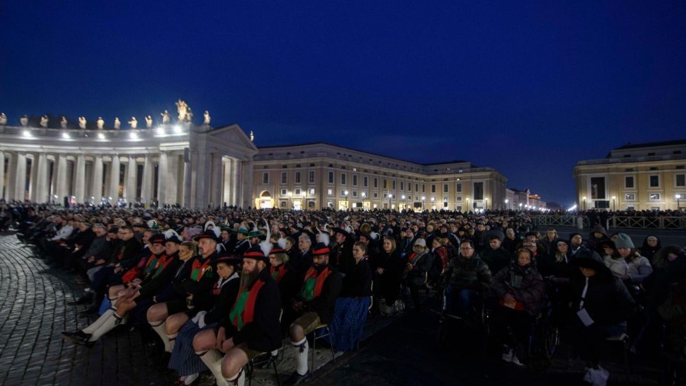 2025.12.15 Inaugurazione del presepe e accensione dell'albero di Natale a Piazza S. Pietro