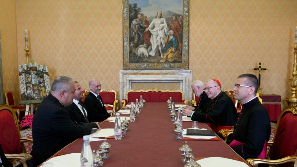 Cardinalul secretar de stat Pietro Parolin și premierul maltez Robert Abela
