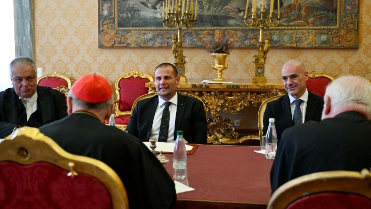 Conversaciones en Secretaria de Estado