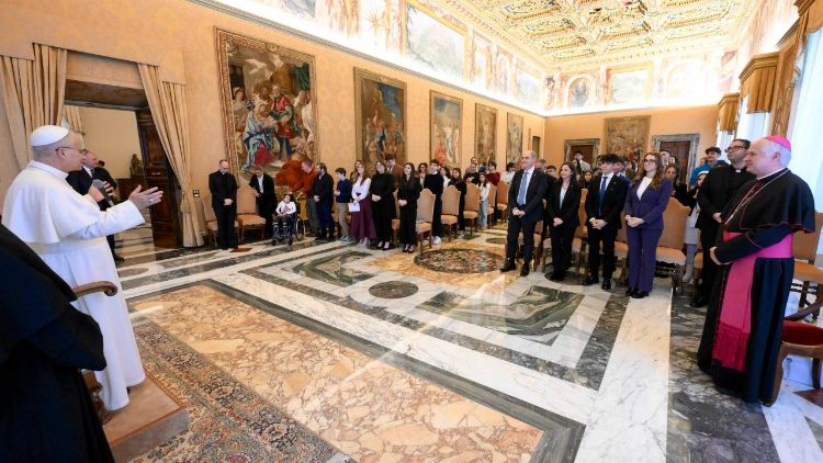 Le&atilde;o XIV com os jovens da A&ccedil;&atilde;o Cat&oacute;lica 