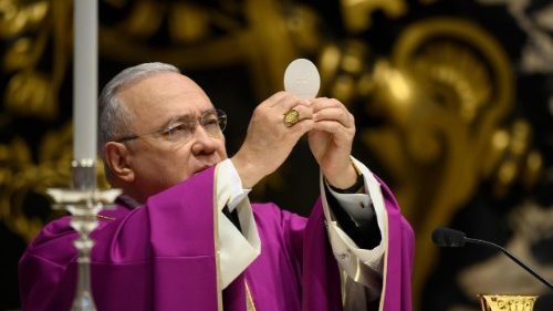 Pe&ntilde;a Parra anima a vivir con serenidad y fecundidad el propio servicio