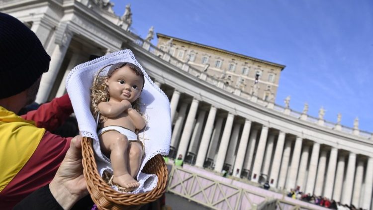 Un Bambinello in Piazza San Pietro