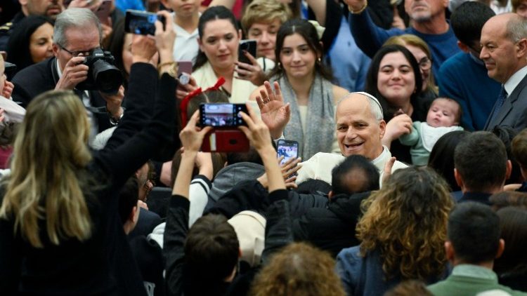 Papież pozdrawiał pracownik&oacute;w Watykanu i ich rodziny