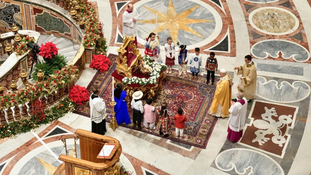 Leon XIV la Sfânta Liturghie a Nopții de Crăciun din 2025