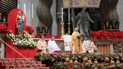 Papež Lev XIV. při liturgii vigilie Narození Páně, 24. prosince 2025