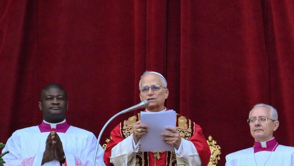 Традыцыйнае благаслаўленне "Urbi et Orbi" з лоджыі ватыканскай базілікі