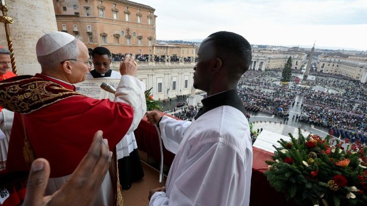 Pont&iacute;fice concede a b&ecirc;n&ccedil;&atilde;o Urbi et Orbi