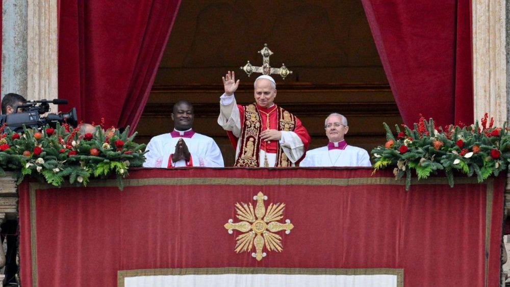 Традыцыйнае благаслаўленне "Urbi et Orbi" з лоджыі ватыканскай базілікі
