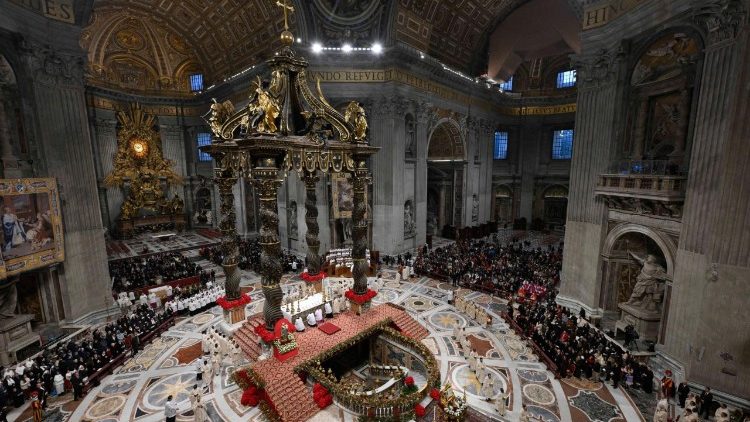 Il Baldacchino di San Pietro visto dall'alto